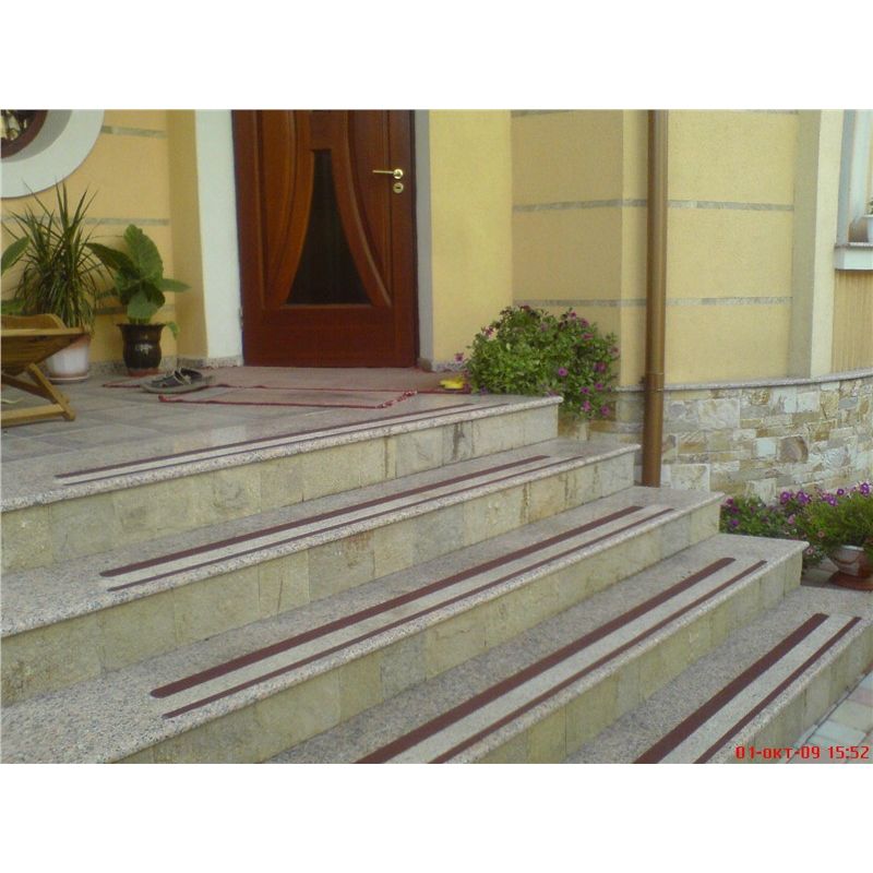 Лента противоскользящая, средняя зернистость, 